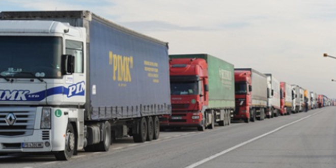 Kapıkule'de 400 tır kuyrukta bekliyor