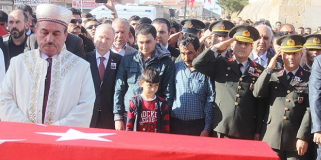 Şehit astsubay Karabakla son yolculuğuna uğurlandı
