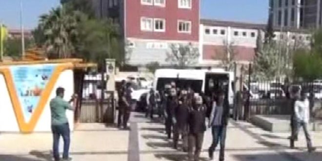PKK kuryesi, FETÖ/PDY'ye ait evde yakalandı