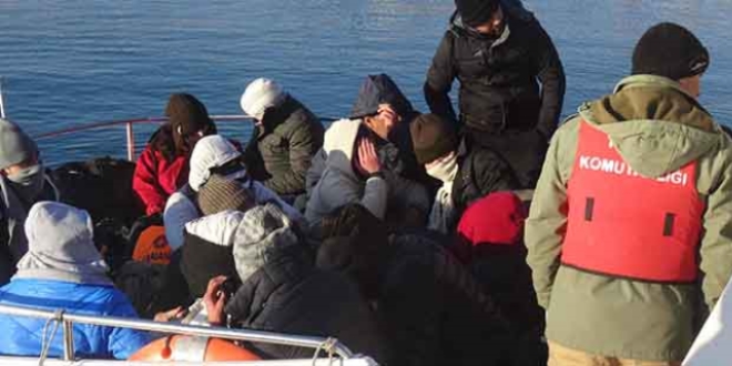 'Umuda yolculuk' azalsa da durmuyor