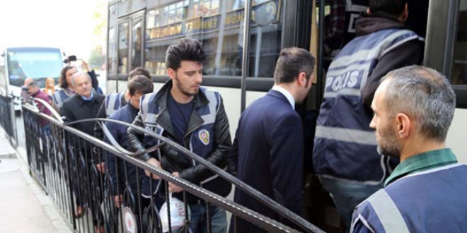 Öğretmenler adına FETÖ/PDY'ye para aktarılmış