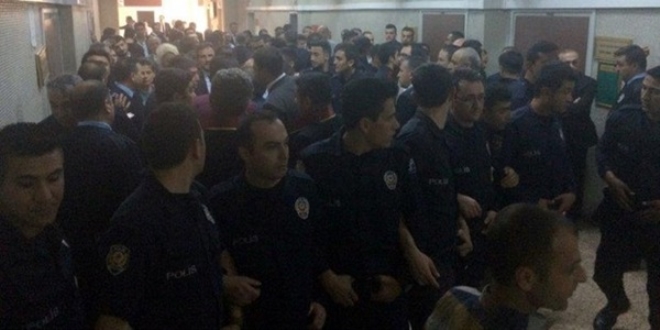MHP'de olağanüstü kurultay talebiyle açılan dava başladı