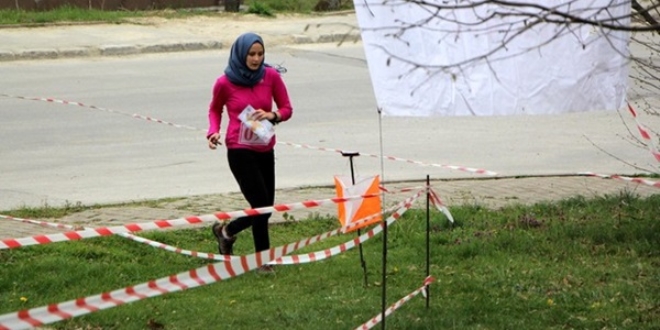 Davutoğlu'nun kızı 'Oryantiring'de mücadele etti