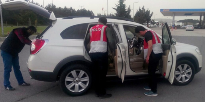 İstanbul polisinden güvenlik için GBT kontrolü