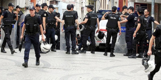 Başkentte izinsiz gösteri düzenleyen 10 kişi gözaltında