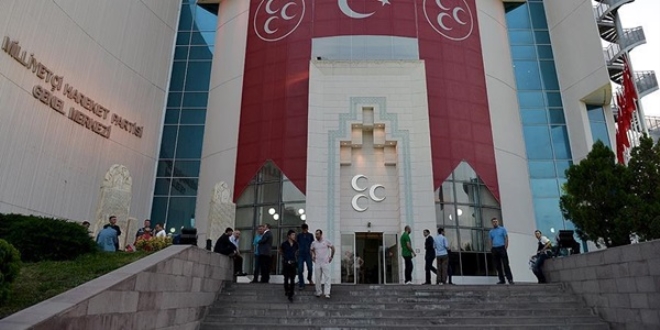 Siyasette yargı kararıyla üçüncü kurultay çağrısı