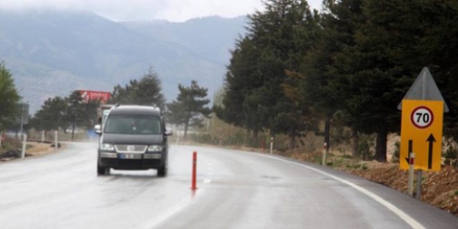 Eski başkanın öldüğü kazada, yola dubalar sonradan konuldu iddiası