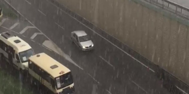 İstanbul'da dolu sürprizi
