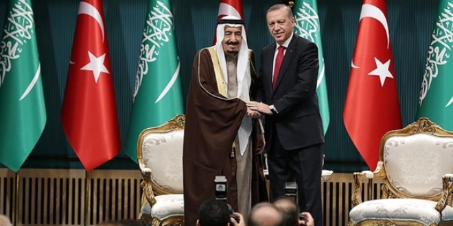 Erdoğan, Kral Selman'a Devlet Nişanı takdim etti