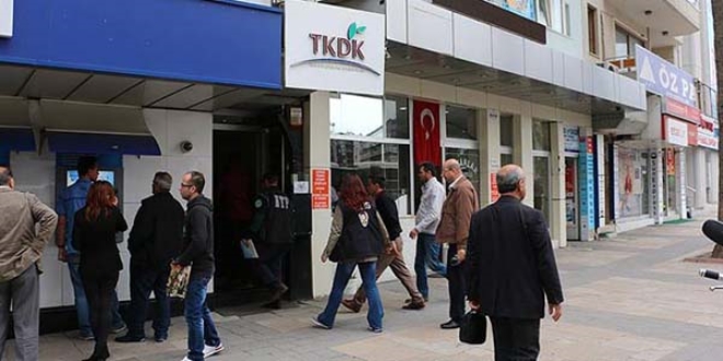 Denizli'de 16 kamu görevlisi gözaltına alındı