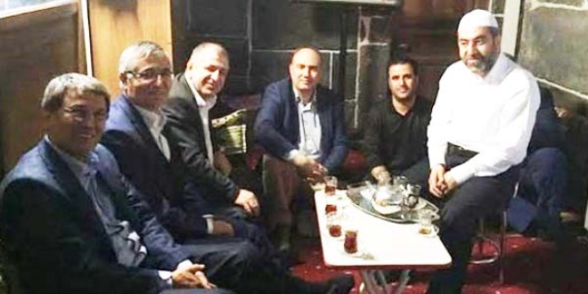 Özdağ ve Halaçoğlu'nun ziyareti MHP'yi karıştırdı