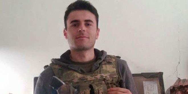 Şehit onbaşı Mustafa Karaman'ın babaevine ateş düştü