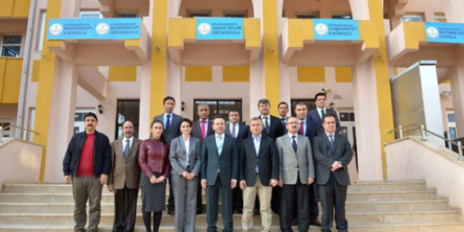 Diyarbakır'da 1 binada 5 okul tabelası
