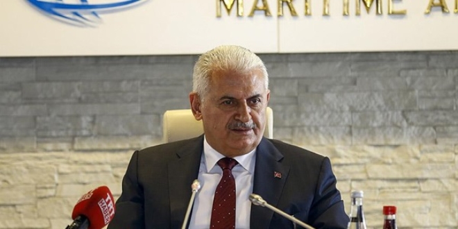 'Bize düşen görev çukurları kapatıp, en güzel yolları yeniden yapmaktır'