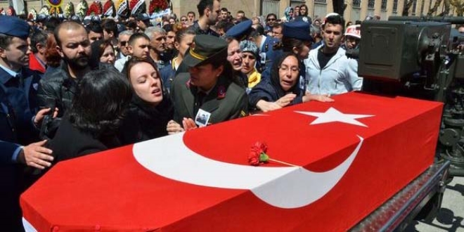 Şehit Üsteğmen İlkhan'ın Eskişehir'de toprağa verildi