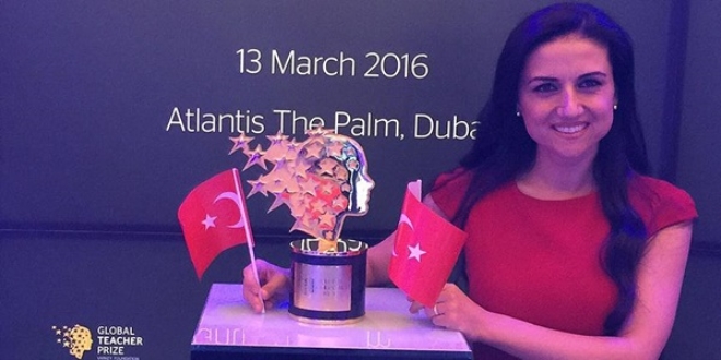 Köy öğretmeni deneyimlerini Dubai'de meslektaşlarına anlattı