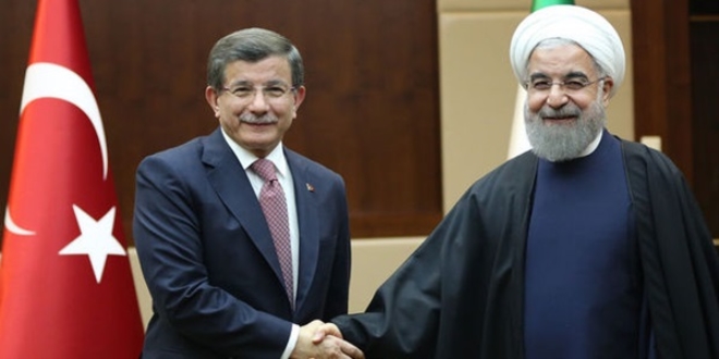 Davutoğlu, Ruhani ile görüştü