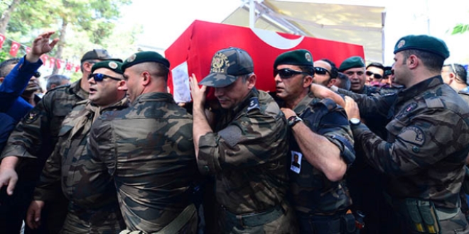 Şehit polis Gençaslan, son yolculuğuna uğurlandı
