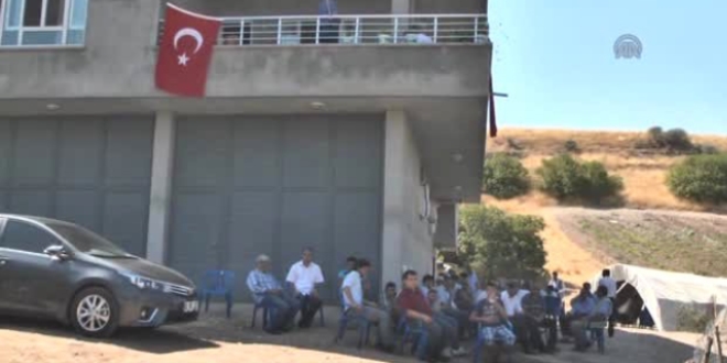 Şehit Jandarma Er Özel'in Baba evinde yas var