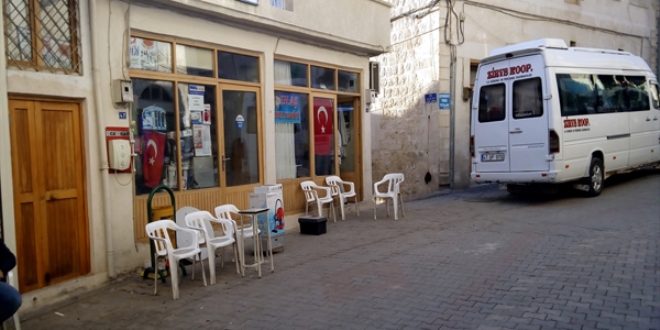 Savur'da esnaf Türk bayrağı ile tepki verdi!