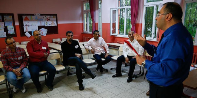 Anneleri sevindiren 'babalık' eğitimi