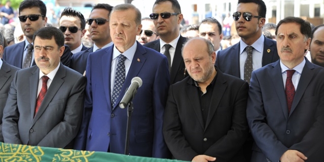 Erdoğan, Salih Tuna'nın babasının cenazesine katıldı