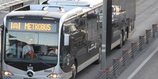İETT: 'Metrobüslerin çarpıştığı' iddiası gerçeği yansıtmıyor