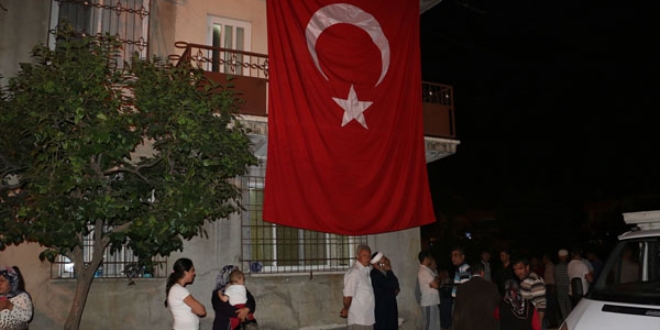 Şehit Astsubay Eker'in Mersin'deki babaevinde yas var