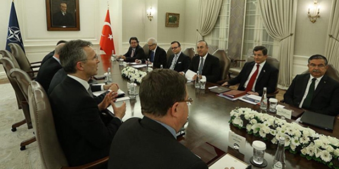 Davutoğlu, NATO Genel Sekreteri ile bir araya geldi