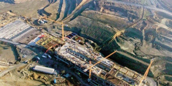 3. havalimanında taş toplantısı