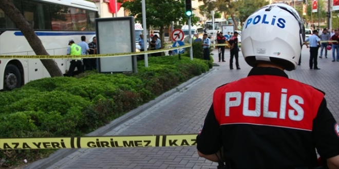 Manisa'da otobüsün çarptığı çocuk öldü