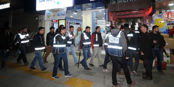 Van'da huzur operasyonu: 12 kişi yakalandı