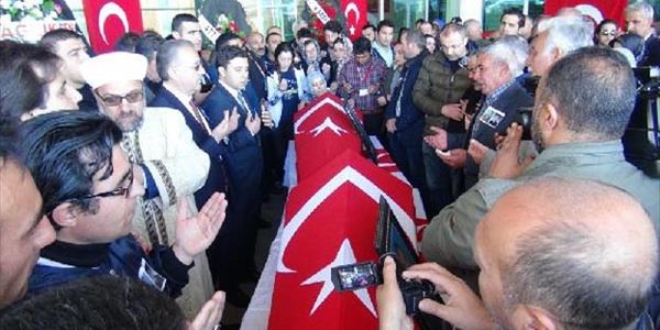Kazada ölen 2 sağlık görevlisi için tören düzenlendi