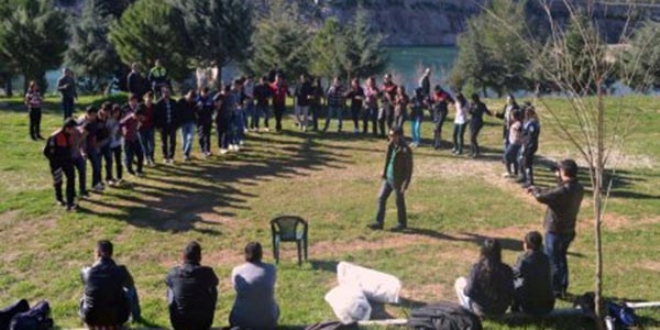 Polisin şefkat eli öğrencileri terörden uzak tutuyor