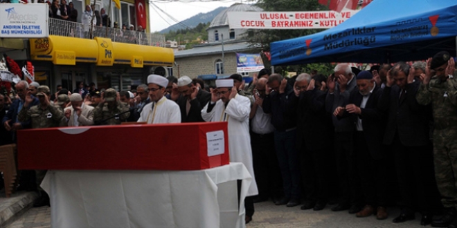 Şehit Hacımahmutoğlu son yolculuğa uğurlandı
