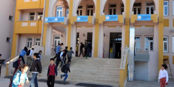 Sur'daki 5 okulun rencilerine eitim ve destek