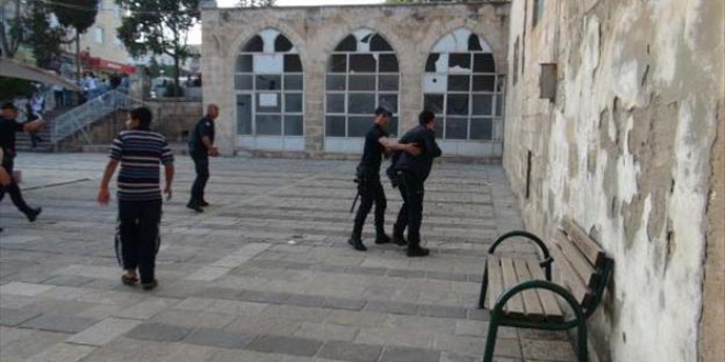 Kilis'te cami avlusuna roket düştü: 1 yaralı