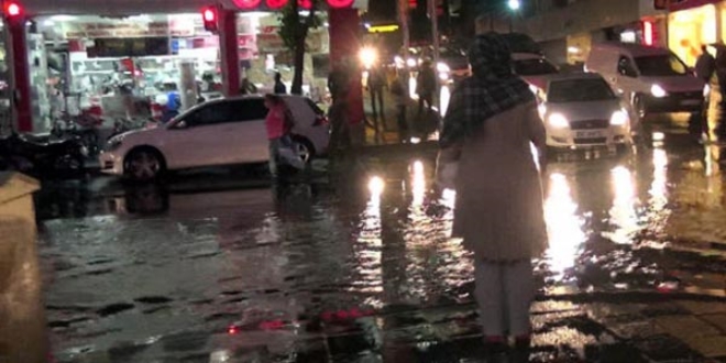 İstanbul'da beklenen şiddetli yağmur geldi