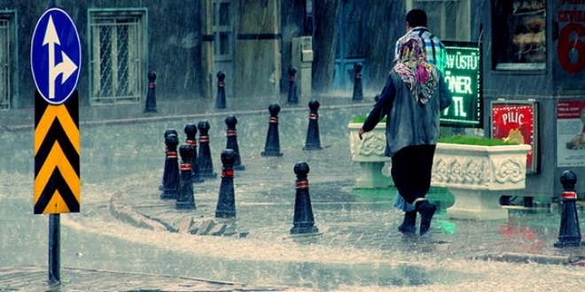 Meteoroloji'den kuvvetli yağış ve fırtına uyarısı