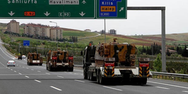 Kilis'e askeri zırhlı araç sevkiyatı