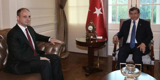 Başkan Çetinkaya'nın ilk ziyareti Başbakan Davutoğlu'na