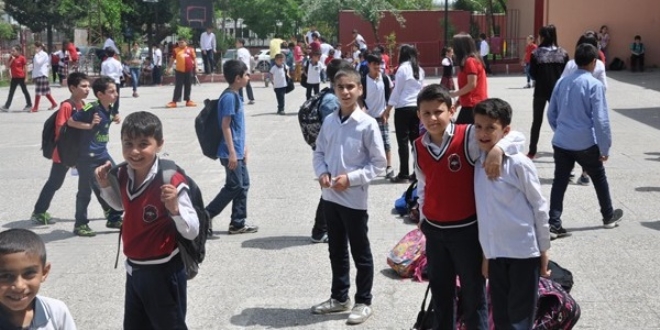 Silopi'de TEOG hazırlıkları tamamlandı, öğrenciler erteleme istiyor