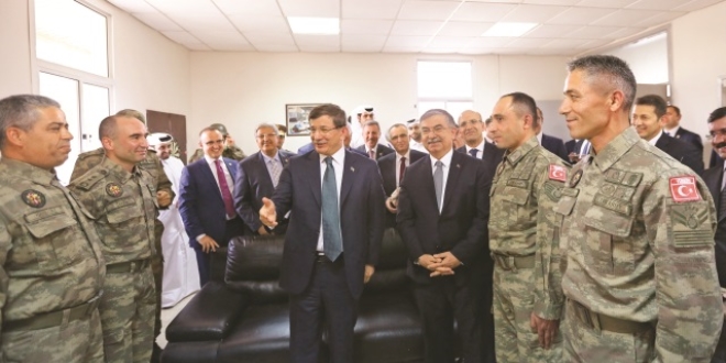 Türk askeri resmen Katar'da