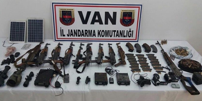 Başkale'de çok sayıda mühimmat ele geçirildi