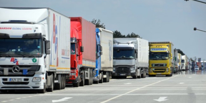 Kapıkulede 15 kilometrelik TIR kuyruğu