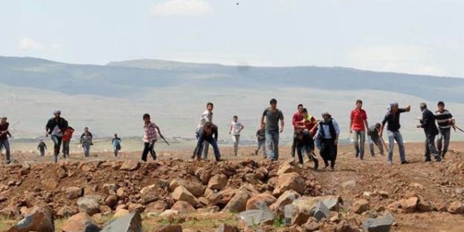 Köylüler belediye ekiplerine saldırdı: 7 yaralı