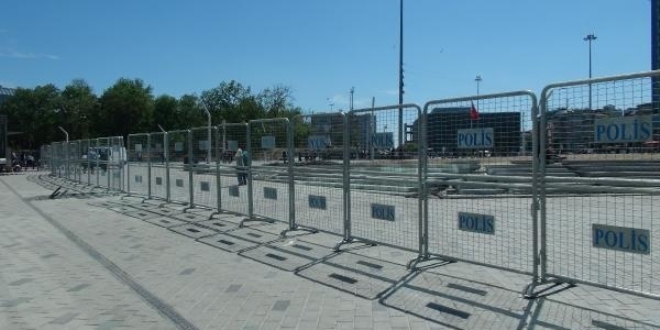 Bakırköy'de 1 Mayıs hazırlıkları devam ediyor