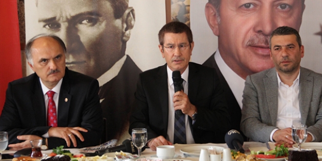 'CHP, HDP'nin koltuk değneğidir'