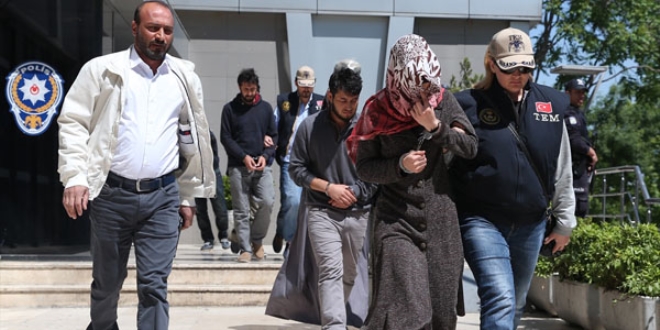 Bursa'da gzaltna alnan 17 kiiden 6's tutukland