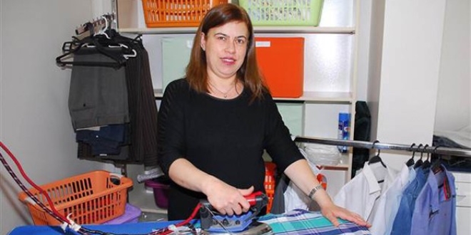 Ütücü kafe ile çalışanların kurtarıcısı oldu
